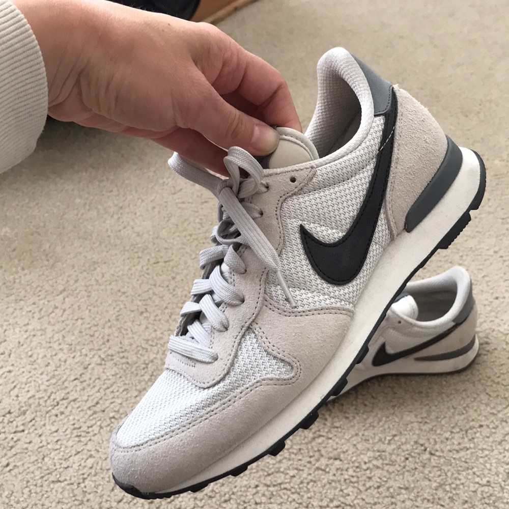 Nike old school sneakers